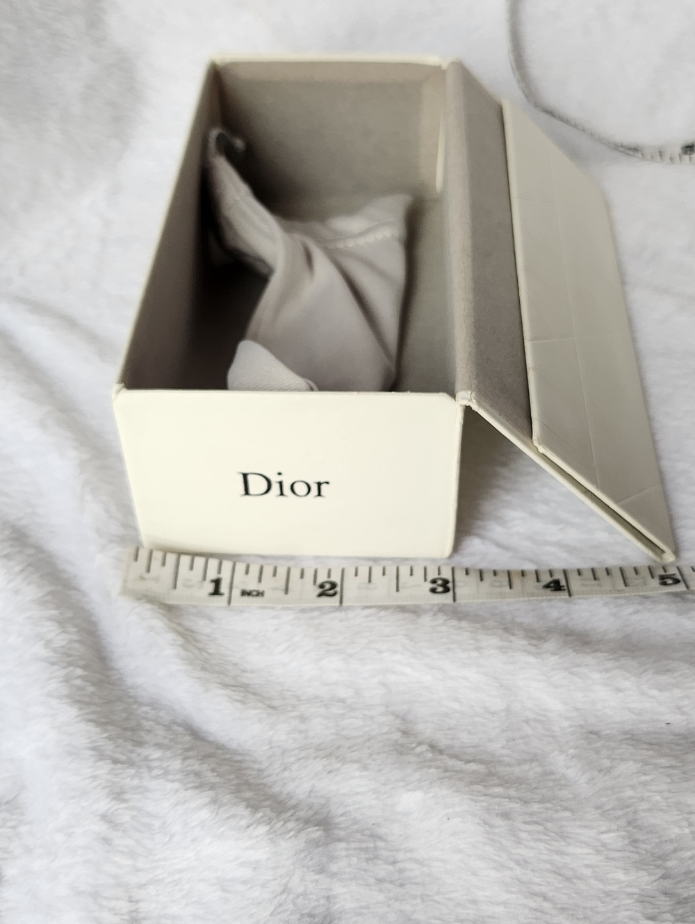 Dior Sunglass Case & Dust Bag White And Gray - Picture 2 of 13